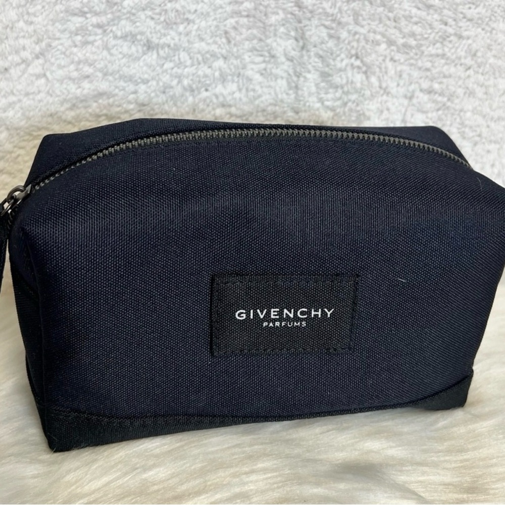 Givenchy Parfums✨🖤🤍Black Toiletry Bag